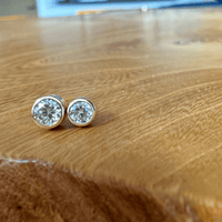 lab diamond bezel studs