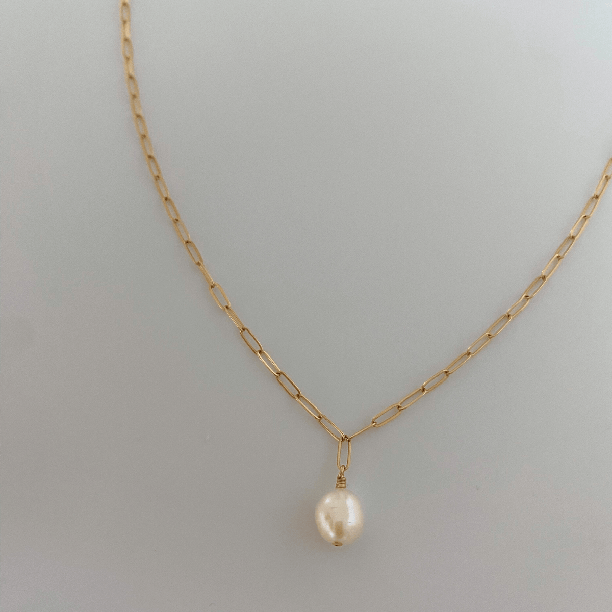 baroque pearl paperclip chain necklace, beautiful bridal jewellery, bridal simple jewellery, bridal gold, simple gold necklace for wedding, matching necklace earrings and bracelet set, bridesmaid accessories jewelry, bridesmaid necklace set, dainty jewelry earrings