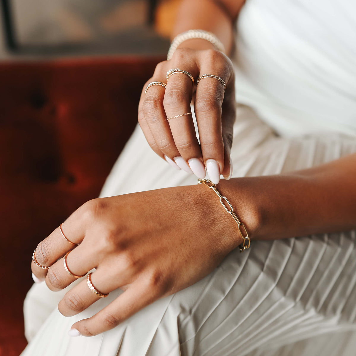 14k gold filled paperclip chain bracelet, made with a beautifully elongated box chain. Lobster claw closure. Bracelet measures 7"