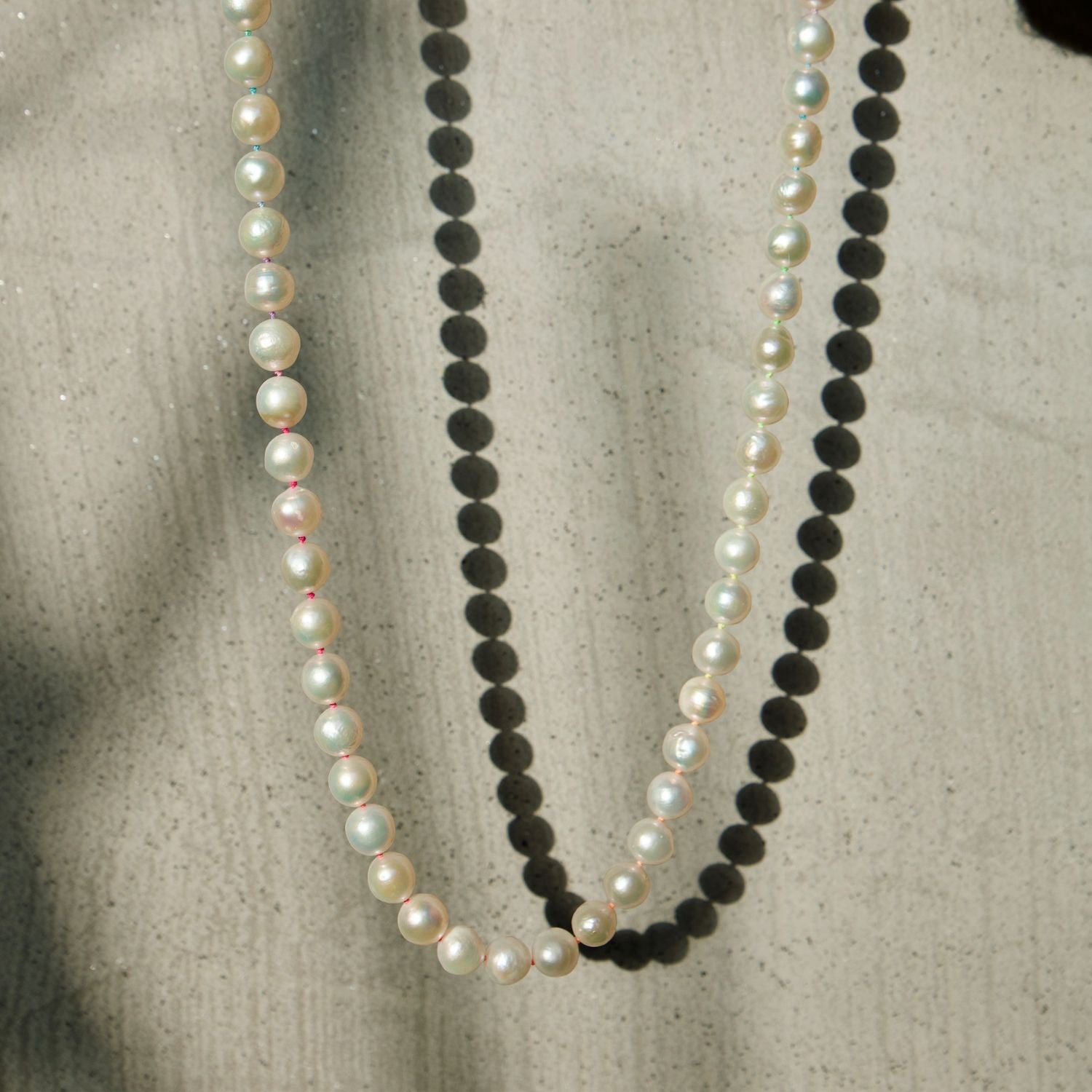 ★ROSEMONT★ Silver pearl necklace Selene RA24D15J Rainbow Selene Pearl Necklace – Herself Collections