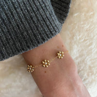 gold filled daisy chain bracelet